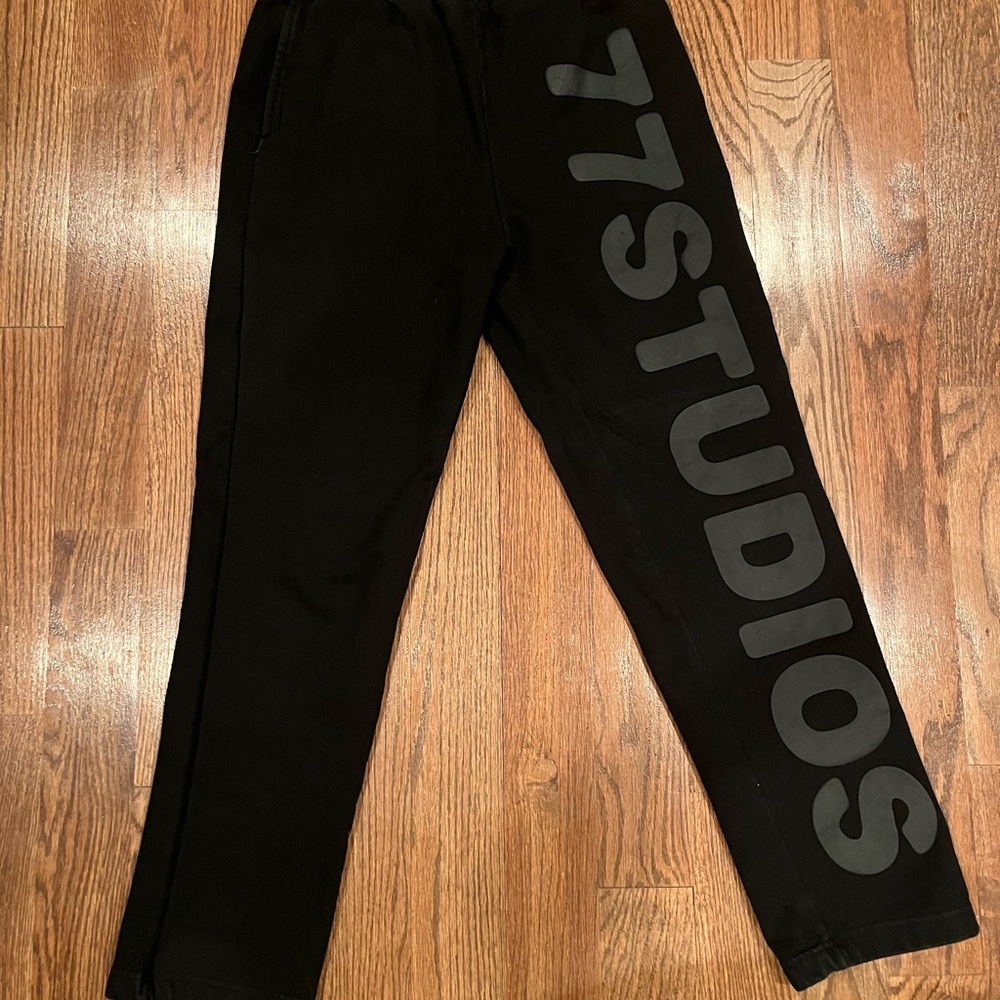 NWOT 77 Studios Staple Sweats Black Small